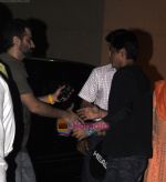Shahrukh Khan return from Kolkata KKR match in Santacruz, Mumbai on 23rd May 2011 (5).JPG